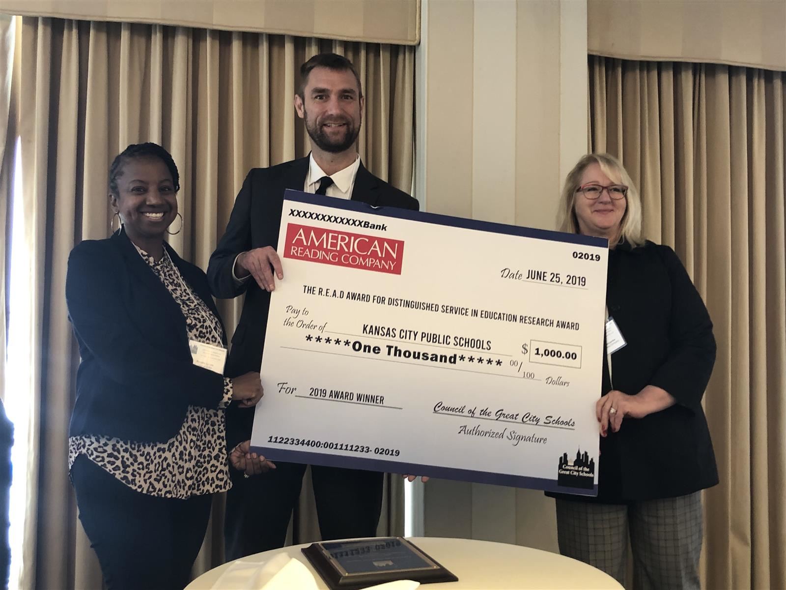 Michael Helder Reynolds receives the 2019 Research and Assessment Leadership Award.