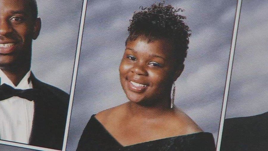 Breonna Taylor Senior Photo 
